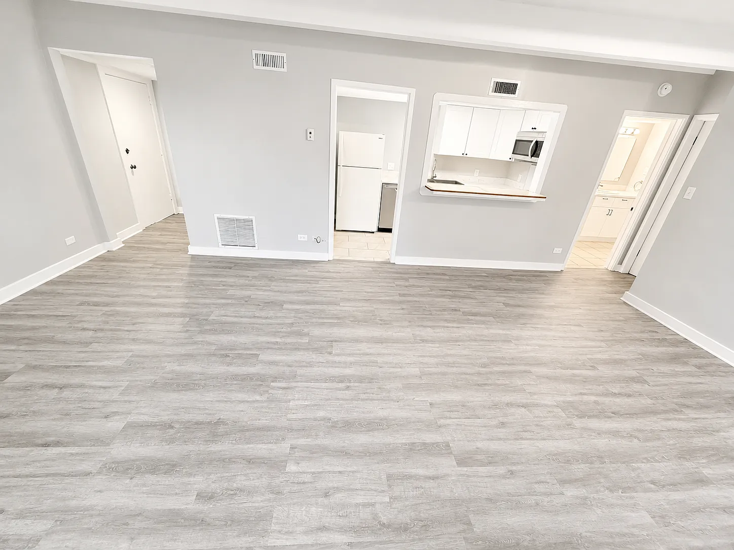 1 bed, 721 sqft, $1,300 — Photo 4
