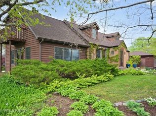 29 W 6th Ave, Naperville, IL 60563