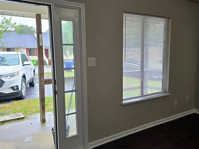 401 Hilltop Dr — Photo 9
