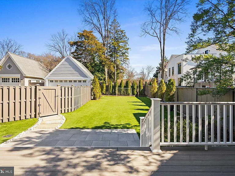 3213 Foxhall Rd NW — Photo 33