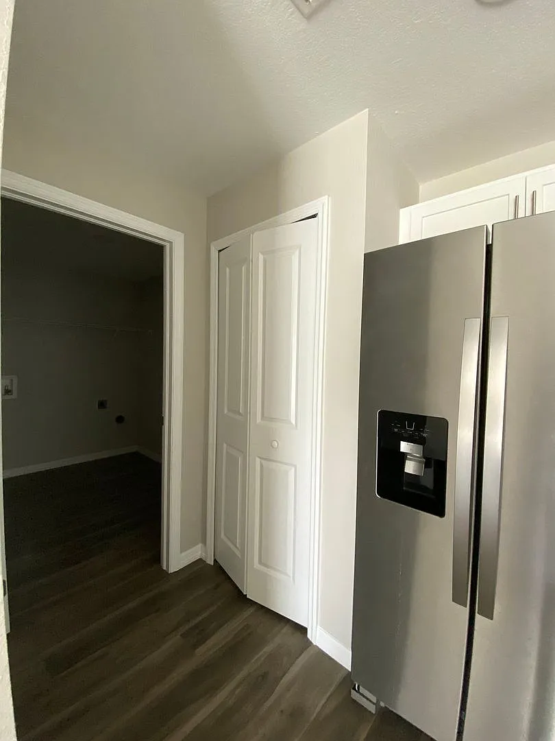 4 bed, 2.0 bath, 1557 sqft, $1,695 — Photo 3