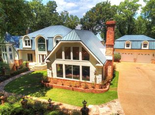 9185 Huntcliff Trce, Sandy Springs, GA 30350