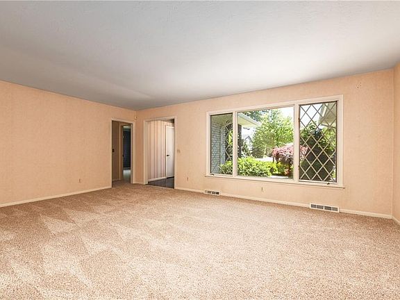 5th image of 3700 Chrisfield Dr