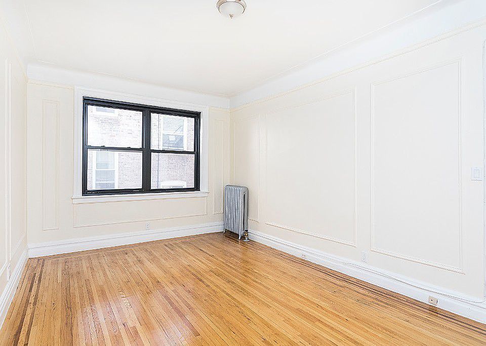 2nd image of 736 W 173rd St APT A54