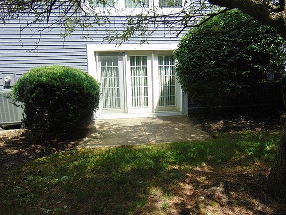 5th image of 8066 Halyard Ct