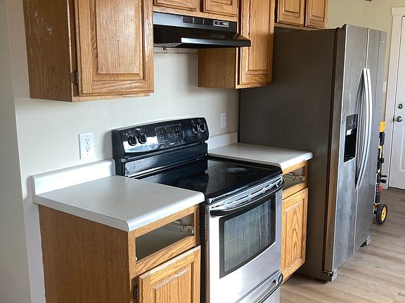 Stove and Fridge