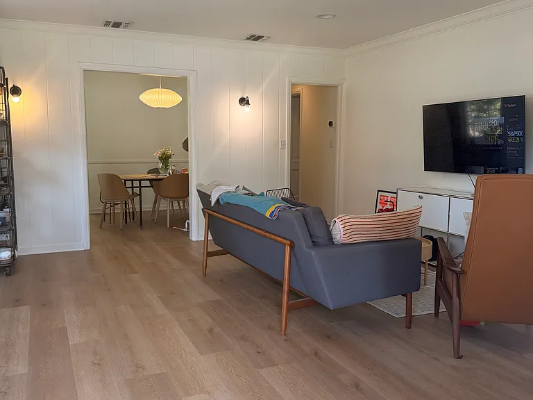 4650 Crown Ave — Photo 1