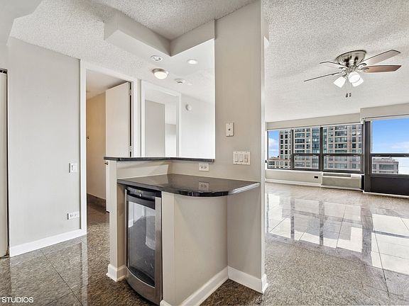 5th image of 30 E Huron St APT 5301