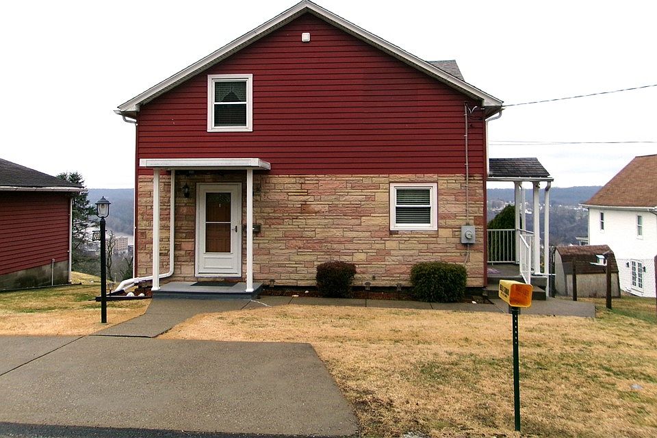 1st image of 208 Woodward Ave