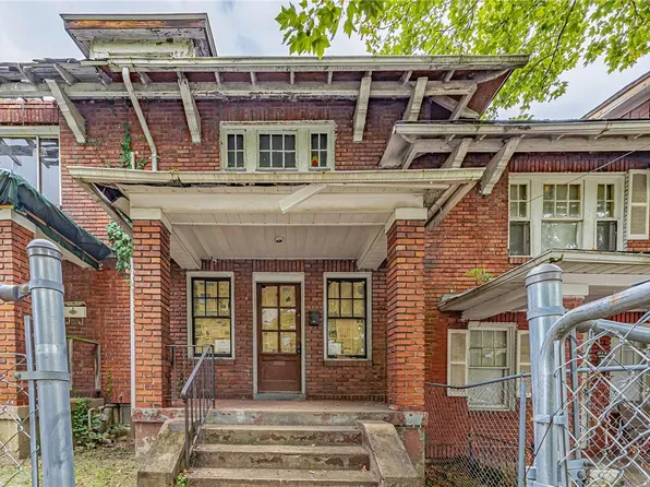 323 W 14th Ave, Homestead, PA 15120