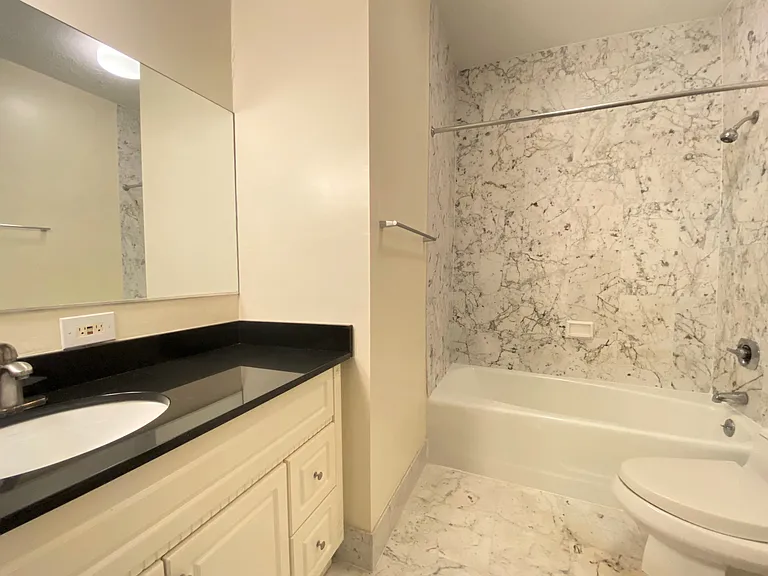 303 E 43rd St #5B — Photo 7