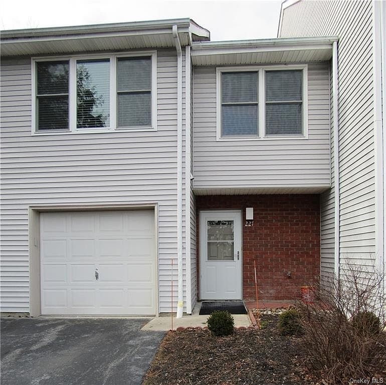 227 Deer Ct Drive Middletown NY 10940 Zillow 227 Deer Ct Drive Middletown NY 10940 Zillow