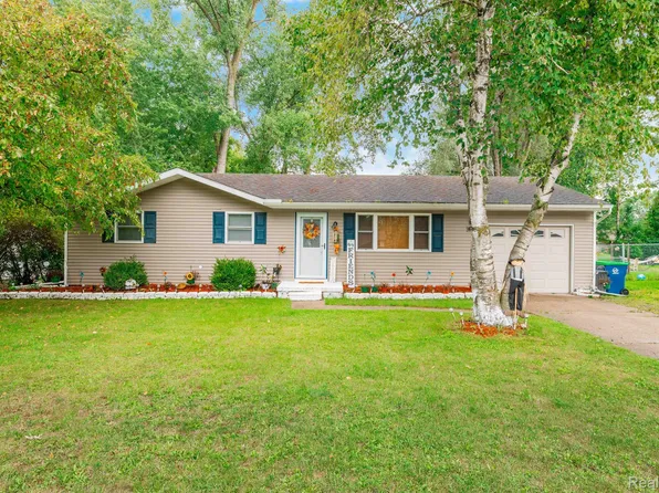 1402 Andrew St, Saginaw, MI 48638