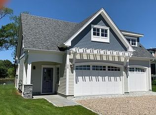 78 Enfield Ave, North Kingstown, RI 02852