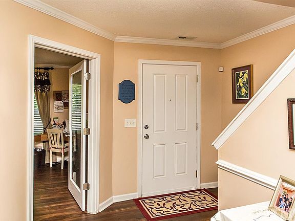 4th image of 405 Collington Dr