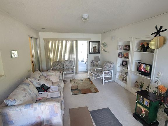 3rd image of 1008 Genevieve Ave