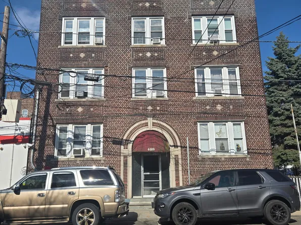 6109 Monroe Pl, West New York, NJ 07093