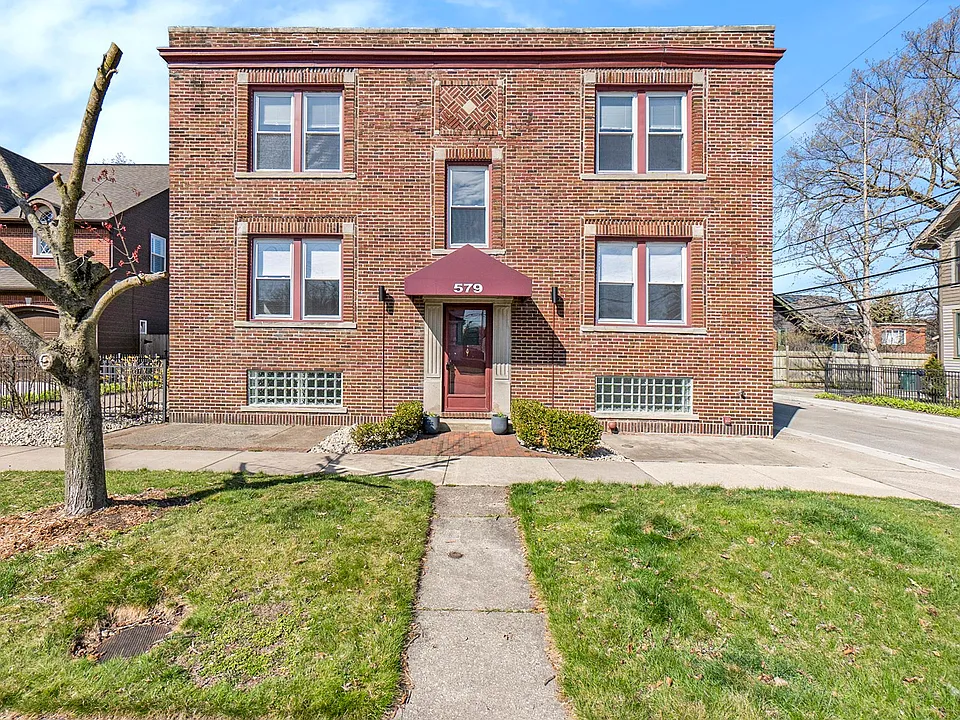 579 N Center St