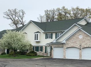 91 Potawatomi Rd UNIT F1, Williams Bay, WI 53191
