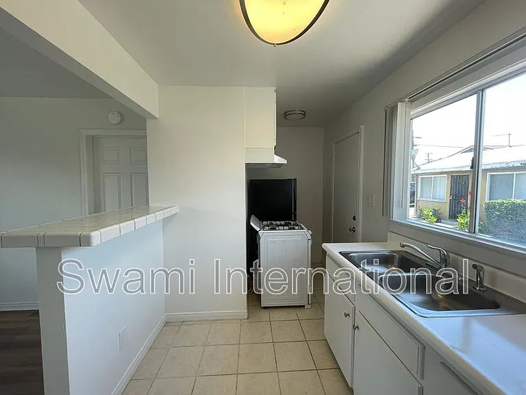 4542 W Imperial Hwy #C — Photo 21