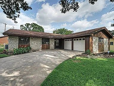 1st image of 11504 N Oaks Dr
