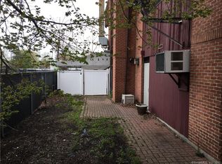 937 Post Rd APT 6, Fairfield, CT 06824