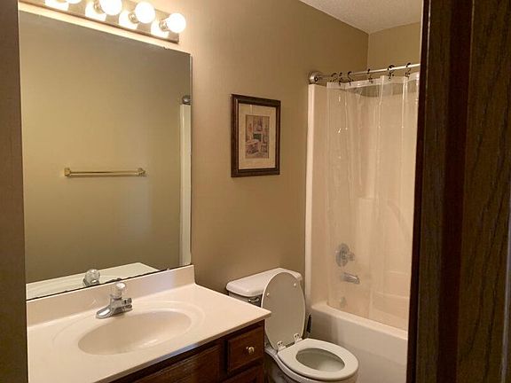2nd image of 608 Jaime Lynn Ct