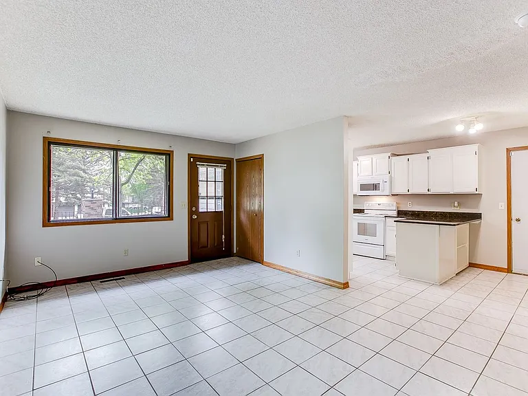7505 Villa Ct — Photo 2
