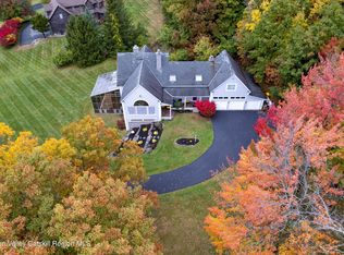 18 Indian Pipe Dr, Wynantskill, NY 12198