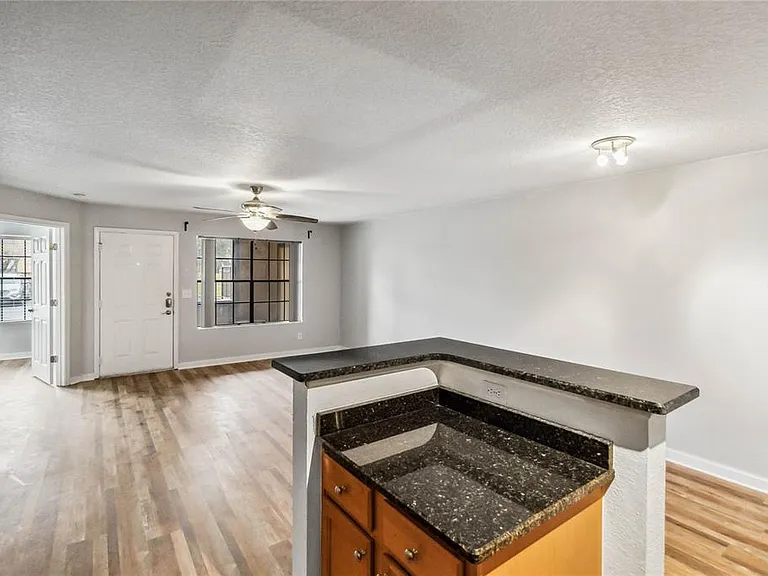 320 Black Oak Ct #107 — Photo 15