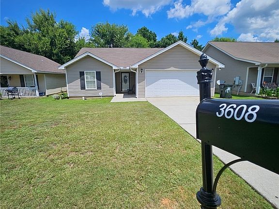 2nd image of 3608 Crescent Gardens Dr