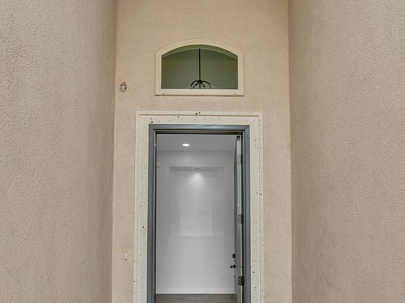 4th image of 14572 Tierra Resort Ave