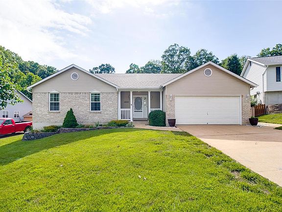 3rd image of 1822 Meadowbrook Ct