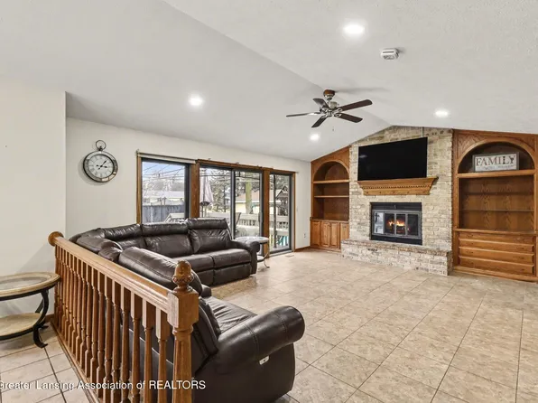 7383 E Saint Joe Hwy, Grand Ledge, MI 48837
