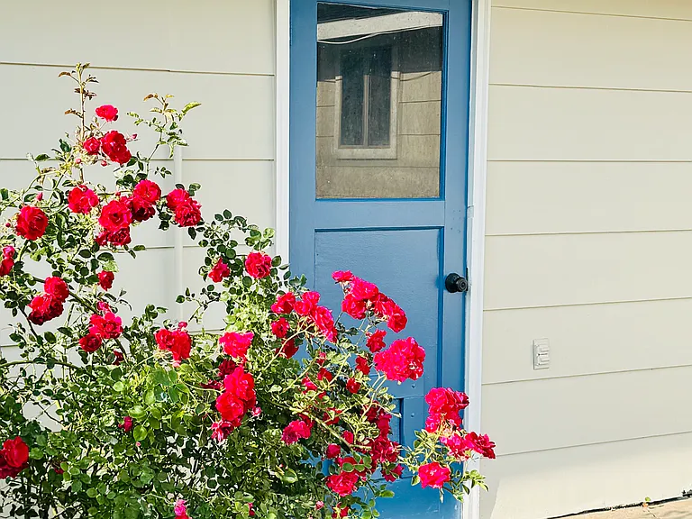 340 SW Deer St — Photo 11