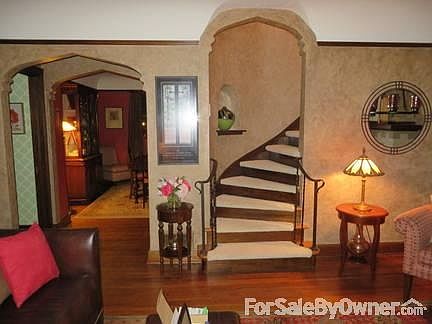 3rd image of 5037 Parker St