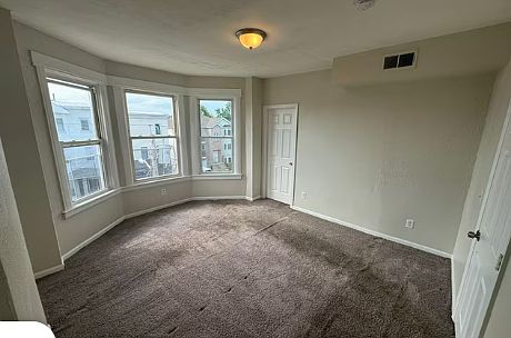 4th image of 133 Pennsylvania Ave #3A