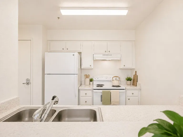 Huntington Plaza Senior Apartments — Photo 18