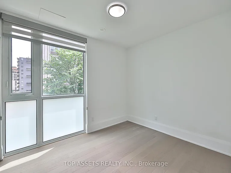 101 Erskine Ave #Townhouse 10 — Photo 36