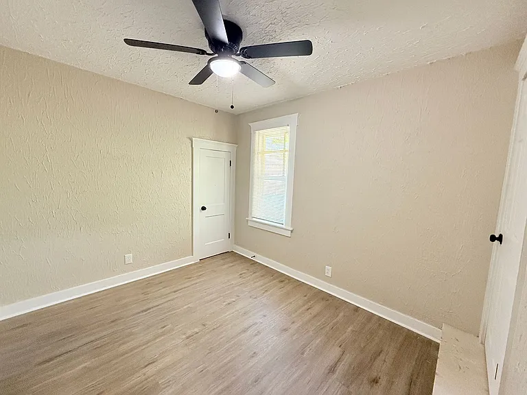 9376 Otsego St — Photo 6