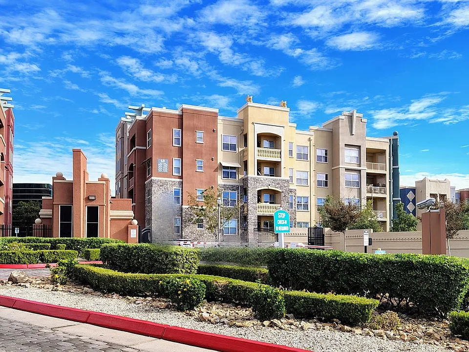 32 E Serene Ave #104