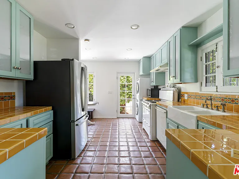 3731 Griffith View Dr — Photo 18