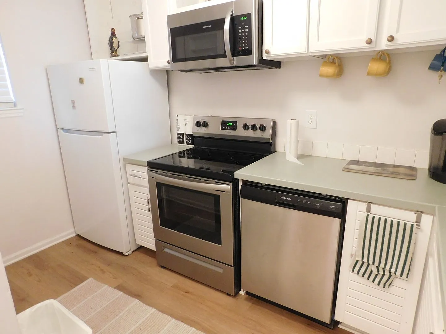 Furnished Townhome Available Now — Photo 4