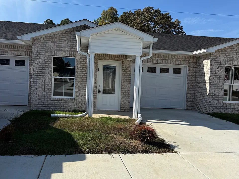 741 Kings Ln