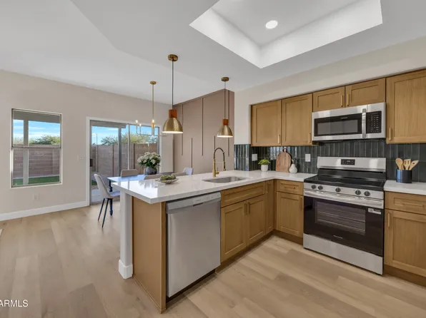 3573 W WHISPERING WIND Drive, Glendale, AZ 85310