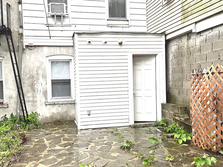 508 New York Ave #1 — Photo 6