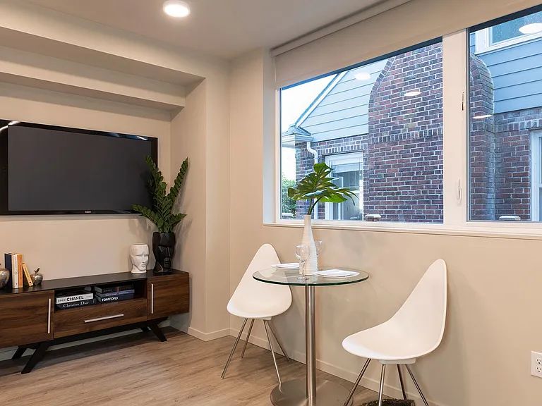 The Merz Luxury Apartments — Photo 20