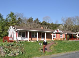 19 Patrick Dr, Lexington, VA 24450