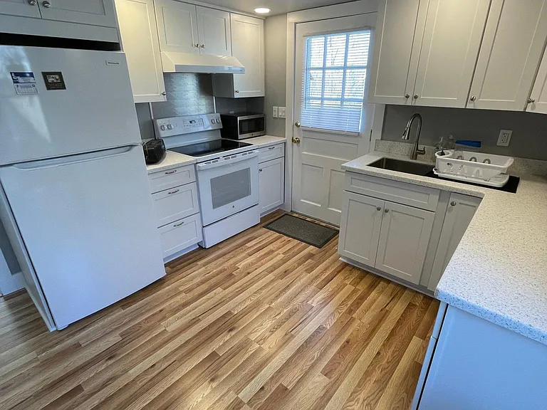 48 W Montauk Hwy #A — Photo 6
