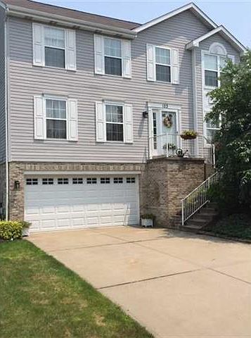 1st image of 123 Bayberry Ln